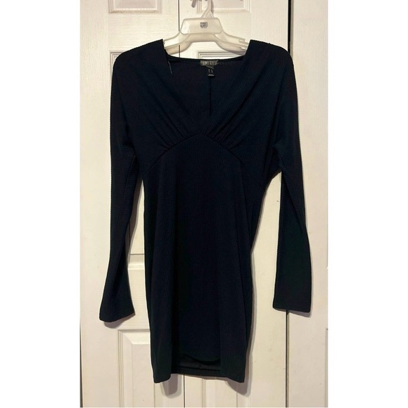 Revamped Black Long Sleeve V-Neck Dress Ruched Waist Size XL Little Black Dress - Picture 2 of 9